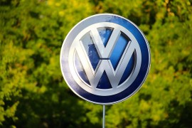 DW: Prisluškivanje, smrtni slučaj i tužbe - pozadina spora VW-a i ...