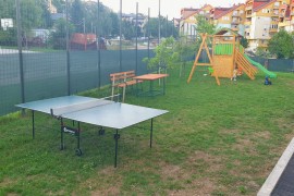 Složni Banjalučani zelenu površinu pretvorili u dječije igralište