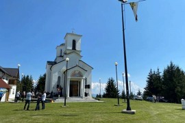 Litija stigla do crkve na Jabuci
