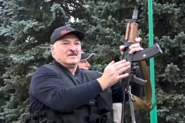 Lukašenko s puškom nadlijetao demonstrante: "Bježe kao pacovi"