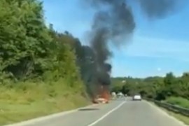 Gorio automobil na putu Banjaluka - Prijedor