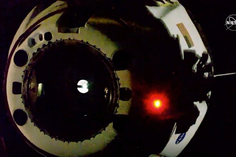 Astronauti u Space X Dragon kapsuli vraćaju se na Zemlju