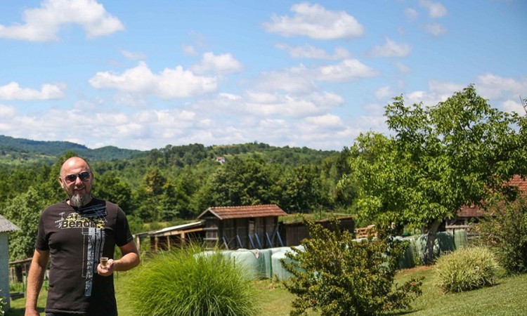 Rakija koronuša sa Kozare za dezinfekciju iznutra i izvana