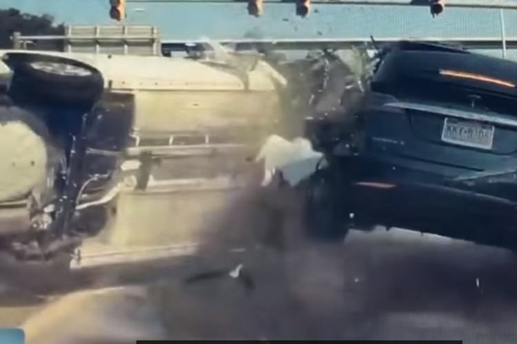 Nissanom se zakucao u Teslu