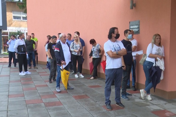 Počela isplata pomoći ugroženim privrednicima u USK