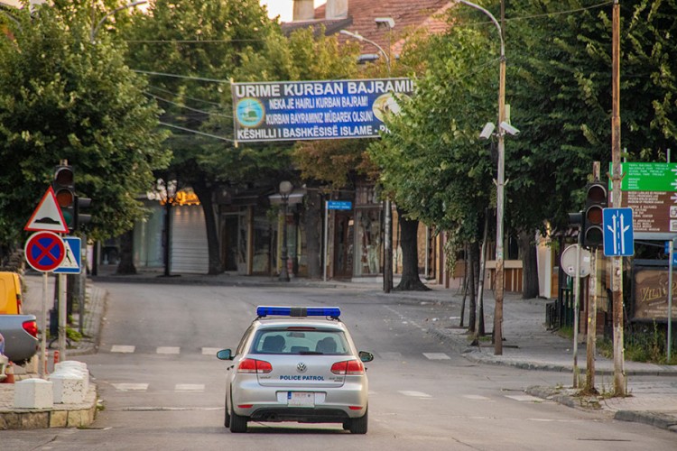 Ambasada SAD savjetuje svojim državljanima da ne dolaze na KiM