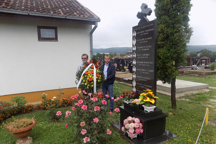 U Banjaluci položen vijenac kod spomenika stradalim Krajišnicina