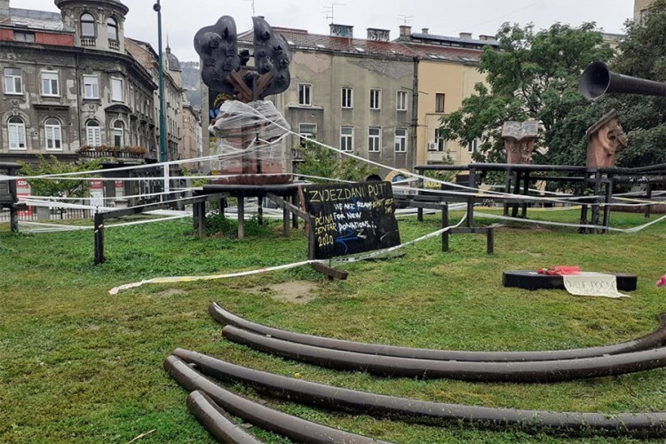 Sarajlije održale simboličnu sahranu za park Hastahana