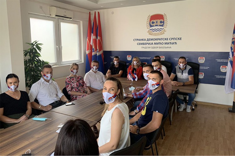 Izabrano rukovodstvo Aktiva mladih SDSS-a Mićo Mićić