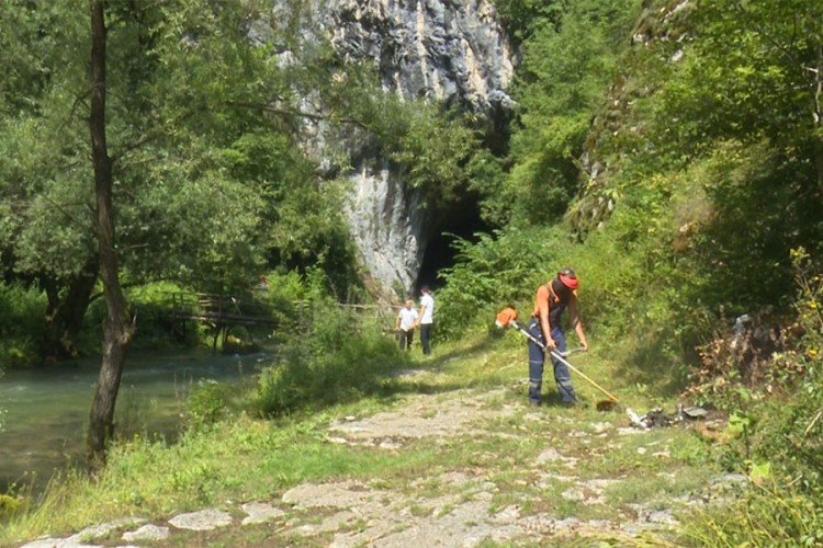Povratnici očistili izvor rijeke Dabar