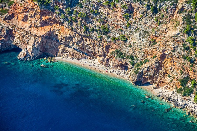Hrvatska: Više od polovine novozaraženih u županijama uz more