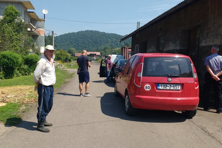 Mještani spriječili istovar opasne rude