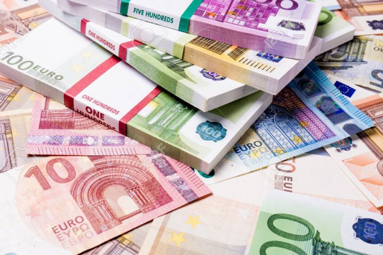 Korona otanjila doznake iz inostranstva