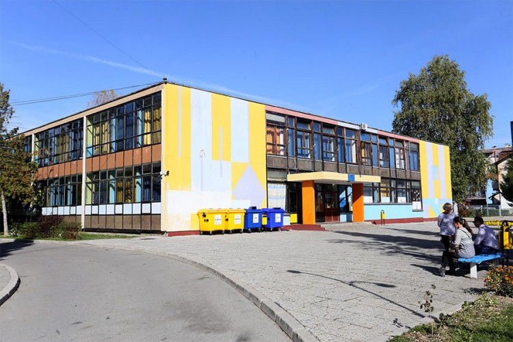 Sa milion maraka "utopljavaju" školu "Zmaj Jova Jovanović"