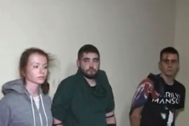 Demonstranti morali pred kamerom reći da više ne žele revoluciju