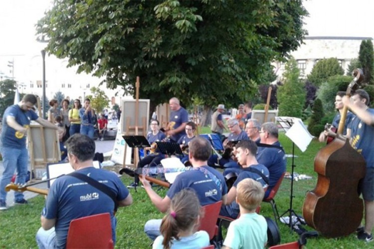 Muzika i slikarstvo na trgovima Banjaluke