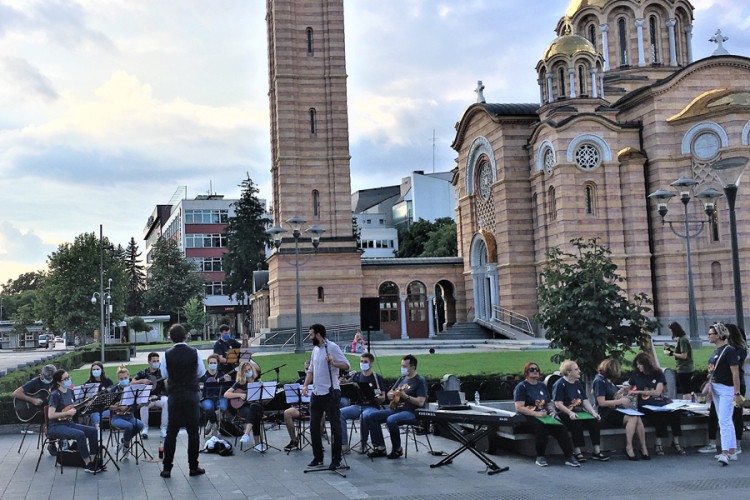 Muzika i slikarstvo na trgovima Banjaluke