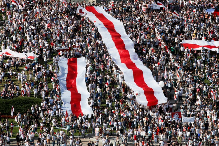 Na ulicama Minska oko 100.000 ljudi