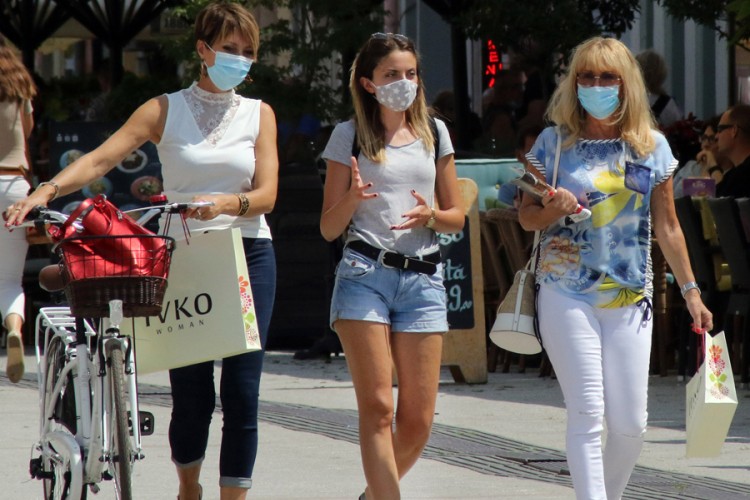 Šivene maske najtraženija roba na društvenim mrežama