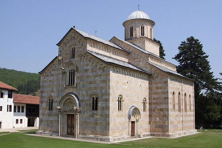 Iguman Visokih Dečana: Rješenje je obilaznica oko manastira