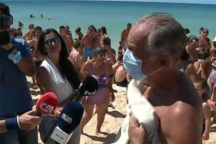 Predsjednik Portugala pomogao u spašavanju žena iz mora