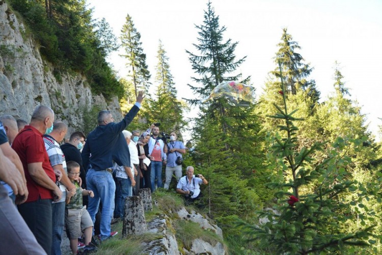Obilježena 28. godišnjica zločina na Korićanskim stijenama