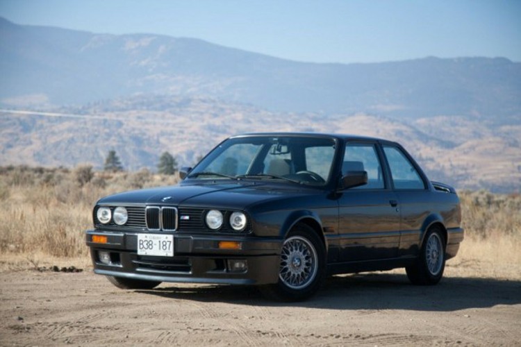Na prodaju izuzetno rijetki BMW 320iS FOTO