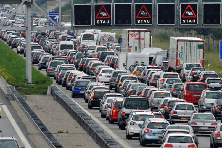 Hrvatska: Zabrinjava gužva na granici Slovenije i Austrije