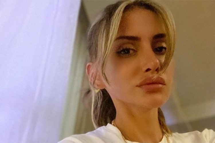 Emina Jahović u vezi sa programerom?