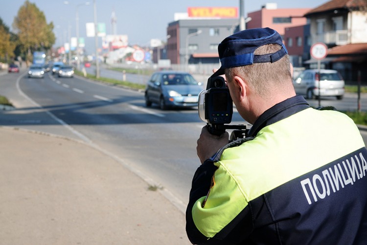 Izmjene Zakona: Za prebrzu vožnju i teže pijanstvo kazne do 2.000 KM