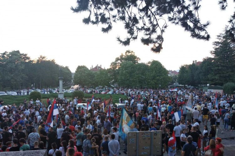 Protestne šetnje i litije u Nikšiću, Bijelom Polju i Beranama