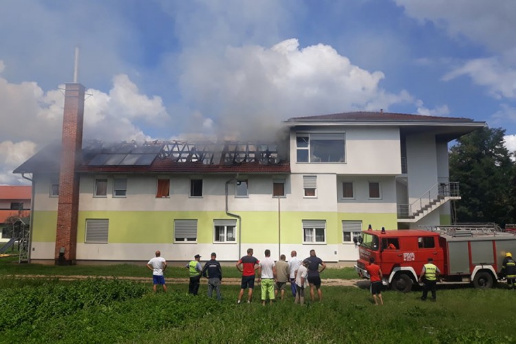 Veliki požar u staračkom domu, štićenici evakuisani