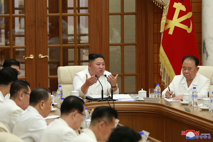 Kim preduzima mjere kako bi se zaustavio virus korona