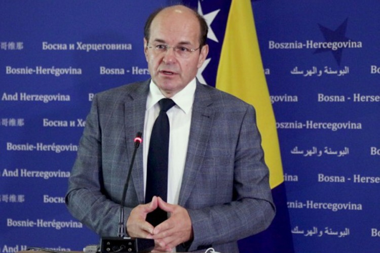 Osmanović: Ne može Dodik pričati o kršenju Dejtona, on ga krši