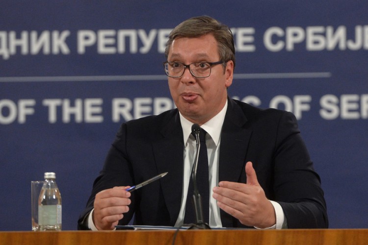 Prijetnje predsjedniku Srbije: "Treba ga iseckati"