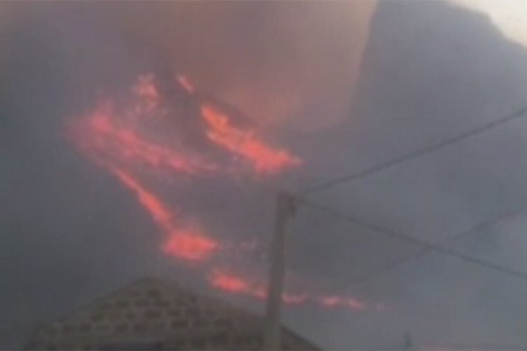 Italija u problemu: Poplave i jak vjetar na sjeveru, požari na jugu