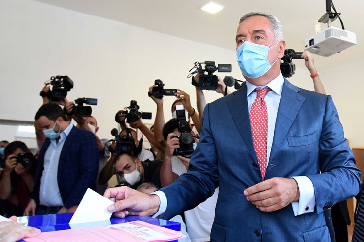 Ðukanović glasao, ne iznenađuje ga velika izlaznost
