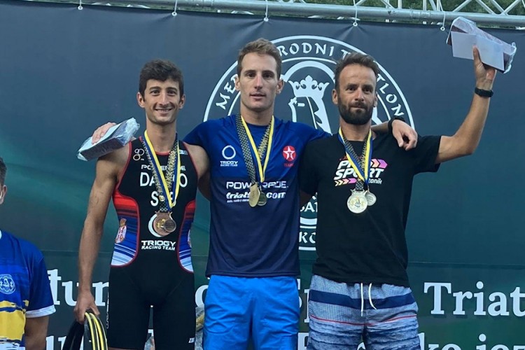 Na triatlon kupu "Kulin ban" najbolji Stojanović i Gavrilovićeva