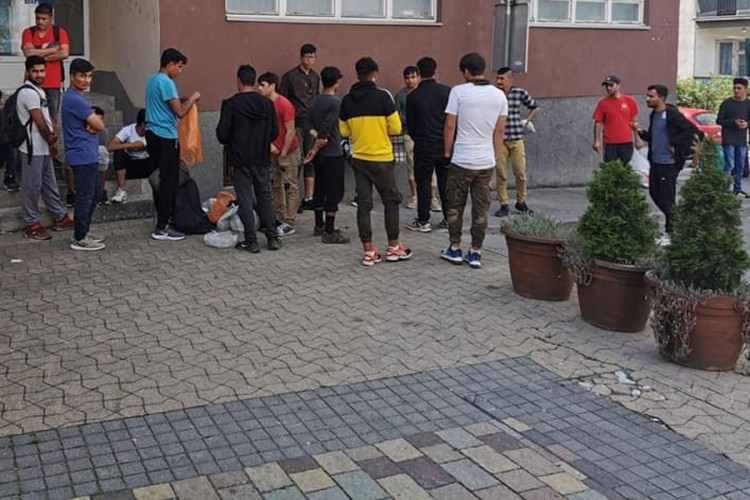 Migranti će biti izmješteni van naseljenih sredina u posebne objekte