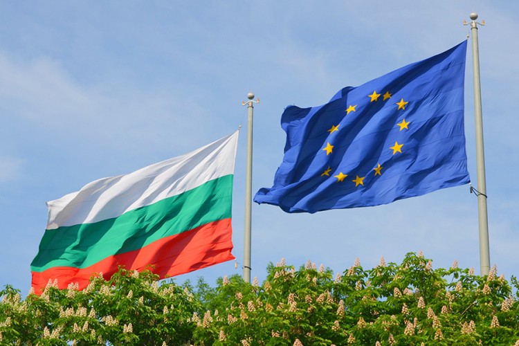 Građani Srbije od sutra u Bugarsku bez PCR testa