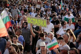 Protesti u Bugarskoj: Policajce gađaju jajima, na ulicama žandarmerija