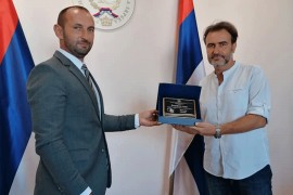 U Beogradu uručene književne nagrade "Zlatna sova" i "Sovica"