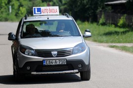 Kamere ulaze u vozila auto-škola?