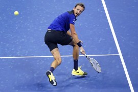 Medvedev deklasirao Tijafoa