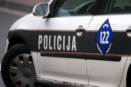 Povrijeđen vozač u slijetanju audija
