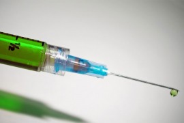 Petorka uhapšena u Teheranu zbog prodaje lažne vakcine protiv korone
