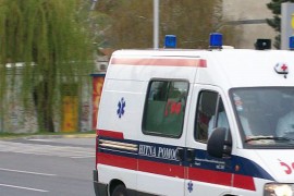 Muškarac ležao na putu, djevojka naišla autom i usmrtila ga