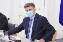 Plenković novinarki izbio mobilni telefon iz ruke
