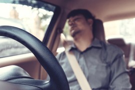 Policajac zanijemio: Vozač spavao u autonomnom Tesli pri 150 km/h