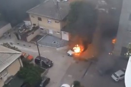 Gorjeli automobili na parkingu u Mostaru